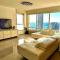 Beachfront apartment in Bat Yam