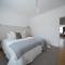 Field Street Cottages - 2 Bedroom House - Centrally Located Luxury