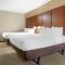 Comfort Suites Inn at Ridgewood Farm