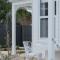 Field Street Cottages Studio - Centrally Located Luxury