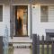 Halcyon Days your perfect getaway Sunday late check out, pet friendly!