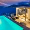 Design house with pool & direct access to the sea - Santa Flavia