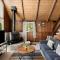 HotTub, FirePit, Grill, Deck, Playset & WiFi