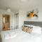 Abodess near Wembley - 2BDR with Super king, Secure Free Parking & Balcony views - Lontoo