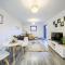 Modern 2 Bed Apartment with Central Location