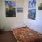 Bedroom for 1, in 100 y old Dalmatian house, under mountain, 14 km to NP KRKA, 35 mins drive to beach - Razvođe