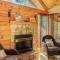Charming 2BR Cabin with Hot Tub & Mountain Views - Сев'єрвілл
