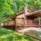 Bearly Rustic-Fenced-in yard-Fire Pit - Sevierville