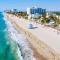 Luxury Beach Front Suite with Rooftop Pool - هوليوود
