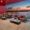 Luxury Beach Front Suite with Rooftop Pool - هوليوود