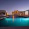 Luxury Beach Front Suite with Rooftop Pool - هوليوود