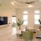 Tropical Family Funhouse, No chore, Pet Friendly