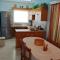 Manors Seaside 2BR House 100m from the Beach & Free Parking