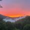 Smokey Mountain Getaway - new renovation - Mountain Views with Sunsets - 惠提尔