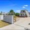 Pet friendly100m to Beach and Cafe