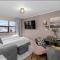 Inviting 2BR Haven in the Heart of the Suburbs - Reykjavík