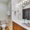 Keowee Key Condo with Lake Access and Community Pools! - Salem