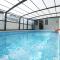 Llwyn Pia by N And N Stays Ltd, with Private Pool, Sauna and hot tub, perfect for relocation, workers or Your Ideal Getaway - 卡迪夫