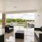 Modern Vacation Paradise Villa with Private Pool - 苏莎亚