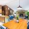Modern w Fire Pit Deck, Grill & Hot Tub