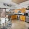 Luxurious 4-Story Beach Loft with Rooftop Perch - 洛杉矶