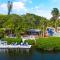 Heron Lagoon, dock, pool, the Tortuga at Siesta Key Bungalows - سيستا كي