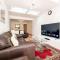 Spacious 3-Bedroom House in Colindale - Free Parking Garden Pass The Keys - 埃奇韦尔