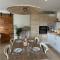 Appartement lumineux et chaleureux avec piscine estivale