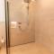 Graf Chiemo Suites - direkt am Chiemsee mit separatem Seezugang - 希明格