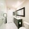 Luxurious 3BR-2BA Oasis with Private Pool - FR-WHI - Lakeside Park