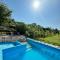 Casa Madre Kravice Waterfalls - 柳布什基