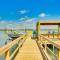 Reel Blessed Topsail Beach Home with Private Dock! - سيرف سيتي