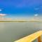 Reel Blessed Topsail Beach Home with Private Dock! - سيرف سيتي