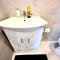 Spectacular Modern, Private Apartment,15 Mins To Central London - 亨顿