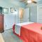 Chic Murrells Inlet Getaway about 2 Mi to Marsh Walk! - Myrtle Beach