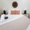 Be A Nomad - Apartments Blocks to the Beach