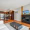 CozySuites 2BR Mill District with pool, gym # 01 - 明尼阿波利斯