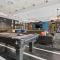 CozySuites 2BR Mill District with pool, gym # 01 - 明尼阿波利斯