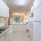 Bay Parklands, 56 2 Gowrie Ave - ground floor, air conditioned, wifi & Foxtel