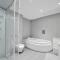 Lux 5 Bed sleeps 11, 10 mins from Wembley Stadium, Jacuzzi and Steam Shower - Harrow on the Hill
