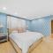 Venice Home with Game Room, Theater, Pool and Spa - 洛杉矶