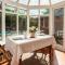 Cosy Homely House with Conservatory and Garden - 埃格姆