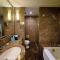 Jin Jiang Hotel Shanghai - historical hotel in the city-center of Huaihai shopping area and convenient access to metro lines