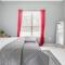 MAGNITO Mini-Mansion at IAH with pool & gym - همبل