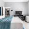 MAGNITO Mini-Mansion at IAH with pool & gym - همبل