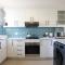 2 Bedroom Oceanfront Apartment with Sea Views - Kapské Město