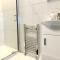 Stylish Modern, Private Apartment,15 Mins To Central London - 亨顿