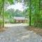 Cabin with Fire Pit - 7 Mi to Downtown Carrollton! - Карролтон