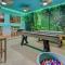 Lakefront Modern 10BR Home - Pool Hot Tub BBQ - 基西米