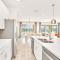Lakefront Modern 10BR Home - Pool Hot Tub BBQ - 基西米